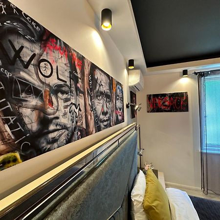 The Fame - Modern Studio In Top Location & Parking Craiova Kültér fotó