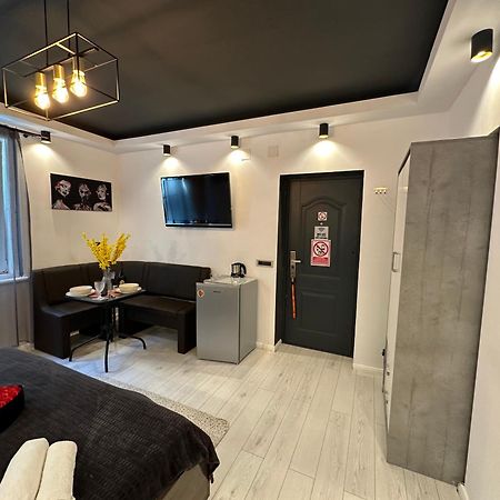 The Fame - Modern Studio In Top Location & Parking Craiova Kültér fotó